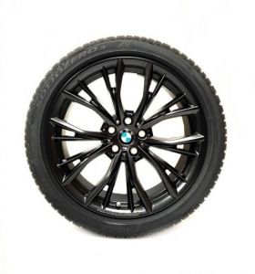 Зимен комплект M Performance джанти 19 цола Spoke 786M с гуми Pirelli за BMW 8 series G14 / G15